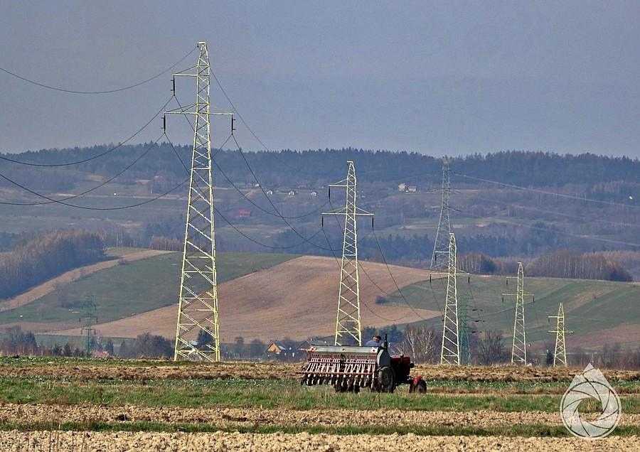 rekultywacja pod linią napięciową i pogórzem Strzyżowskim