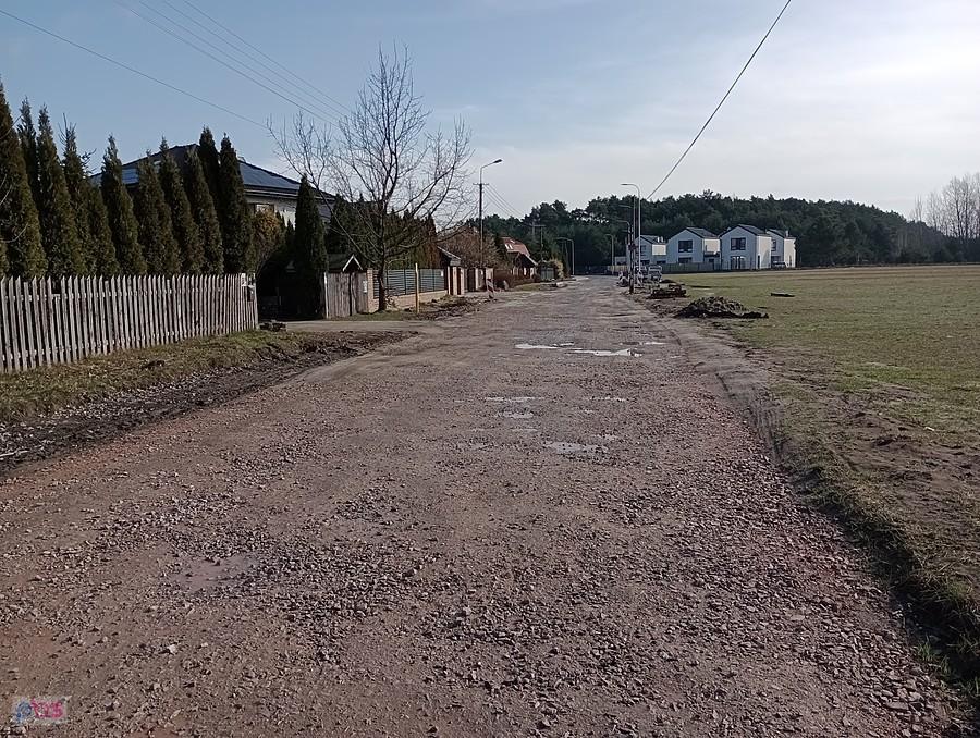 Na nieskończonym odcinku Klonowej nic się nie dzieje. Dobrze, że da się przejechać