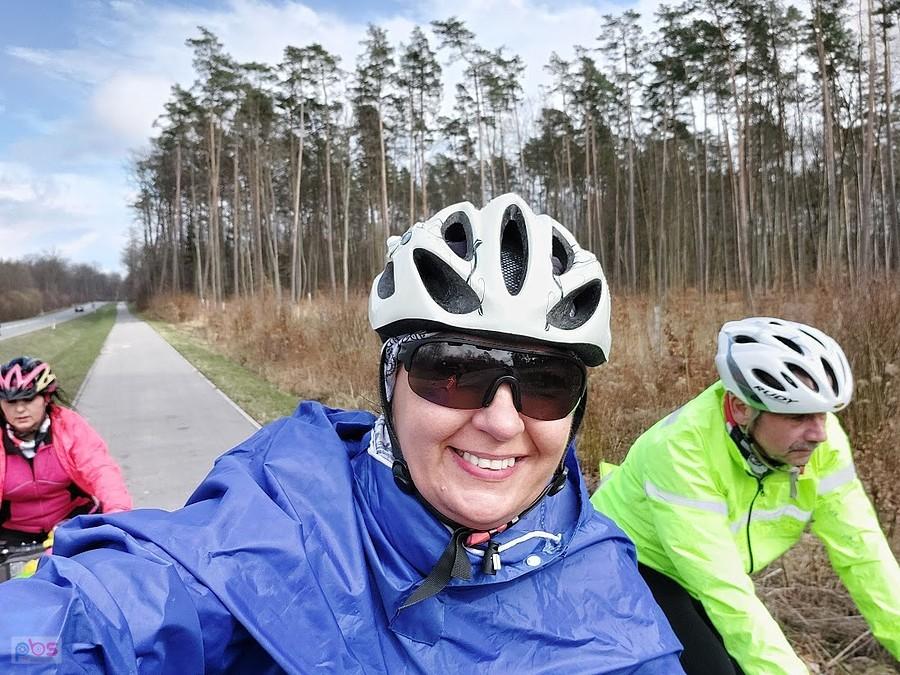 W deszczu a jednak na wesoło