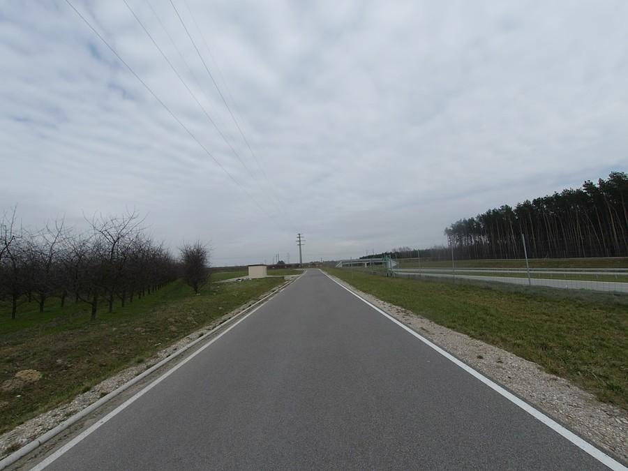 Wzdłuż zamkniętej jeszcze S7