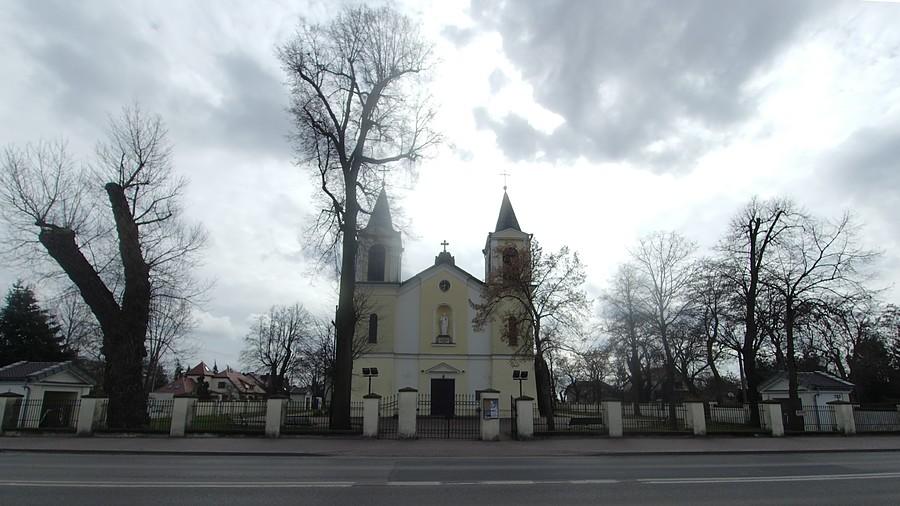 Borzęcin, zegar stoi na 8:31