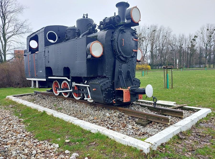 Tendrzak Tx26-423 z 1926 roku stojący na bocznicy kolejki Maltanka w Poznaniu