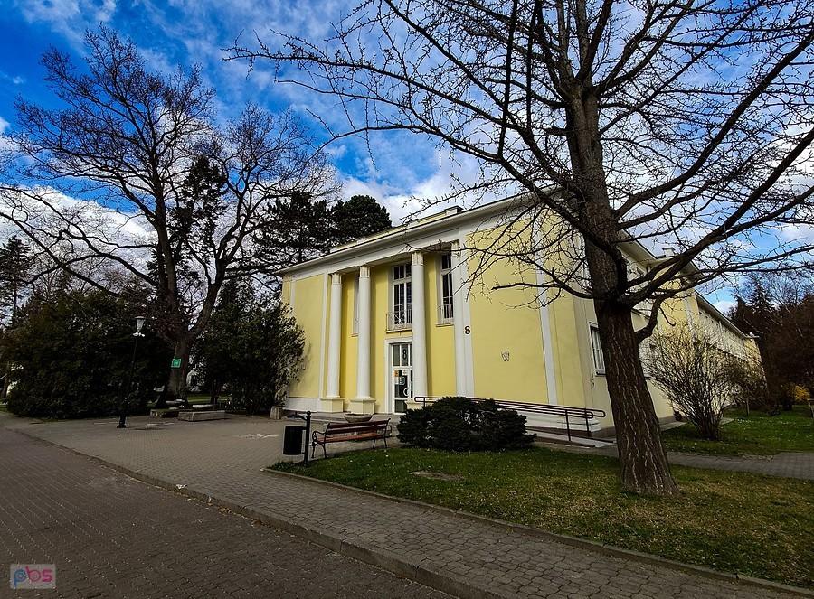 SGGW - budynek administracji