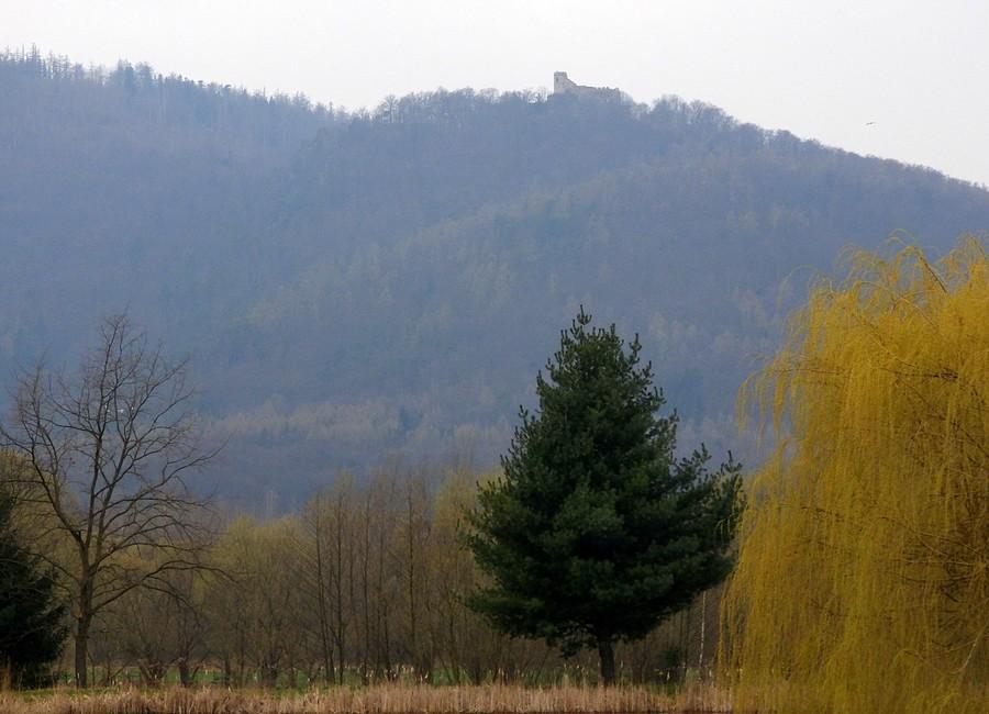 Góra Chojnik widziana z Podgórzyna