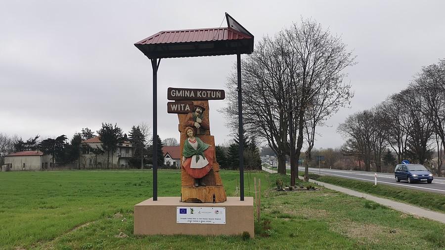 Witacz gminy Kotuń przy DK2