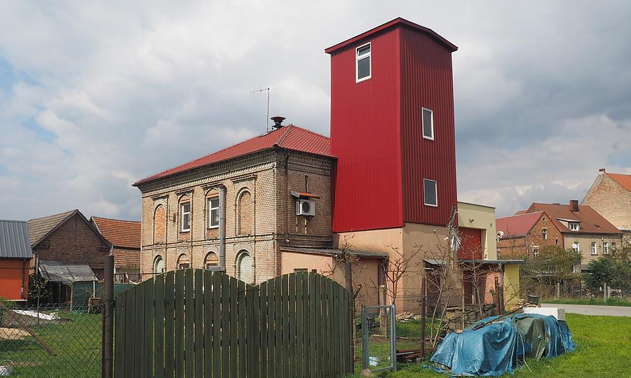 Pszczew remiza OSP. Pierwotnie przed przebudowami była to synagoga