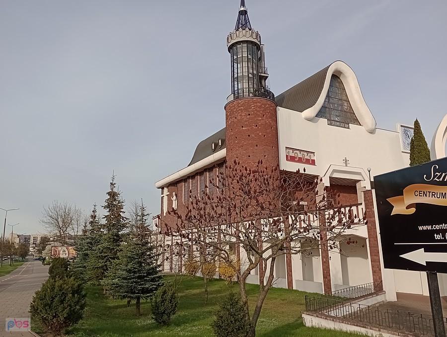 Jeden z nowych kościołów