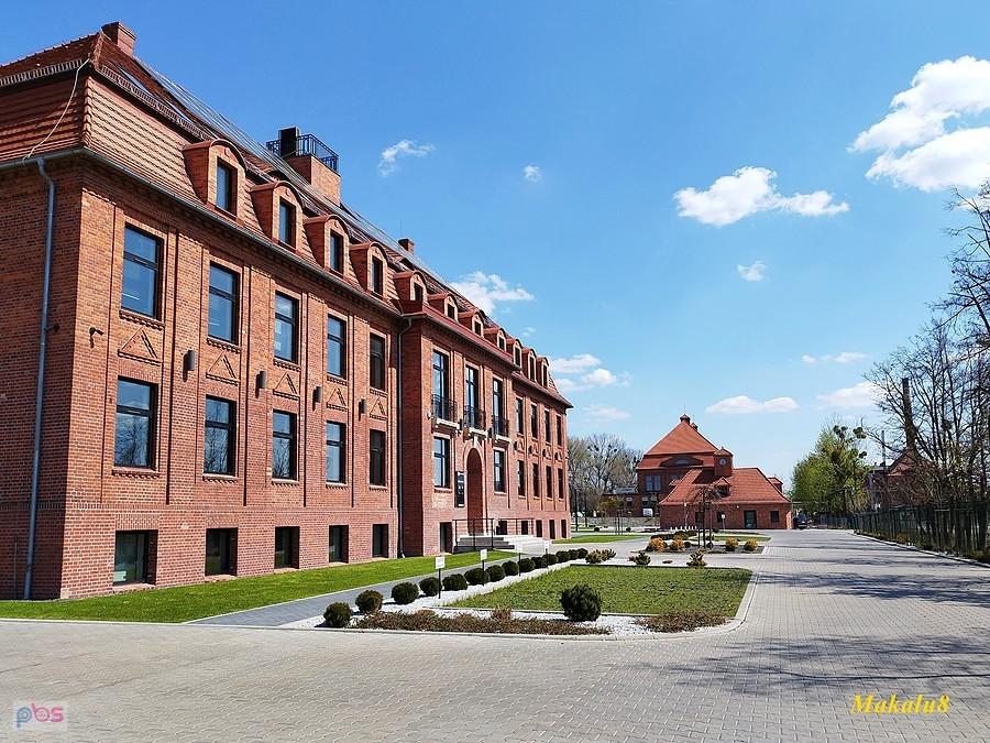 Dyrekcja, markownia i cechownia po rewitalizacji (dawniej ZGH "Orzeł Biały")