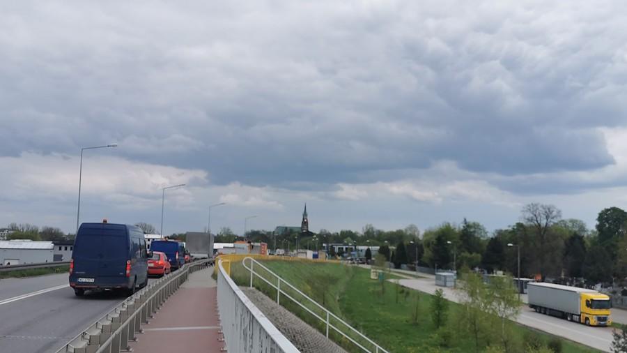 Kościół na Żbikowie, Pruszków - widok z wiaduktu