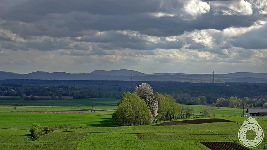 spojrzenie na Cergową w oddali