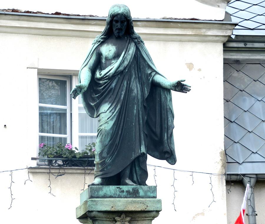 Całkiem dobrze wyrzeźbiony Jezus, Duszniki