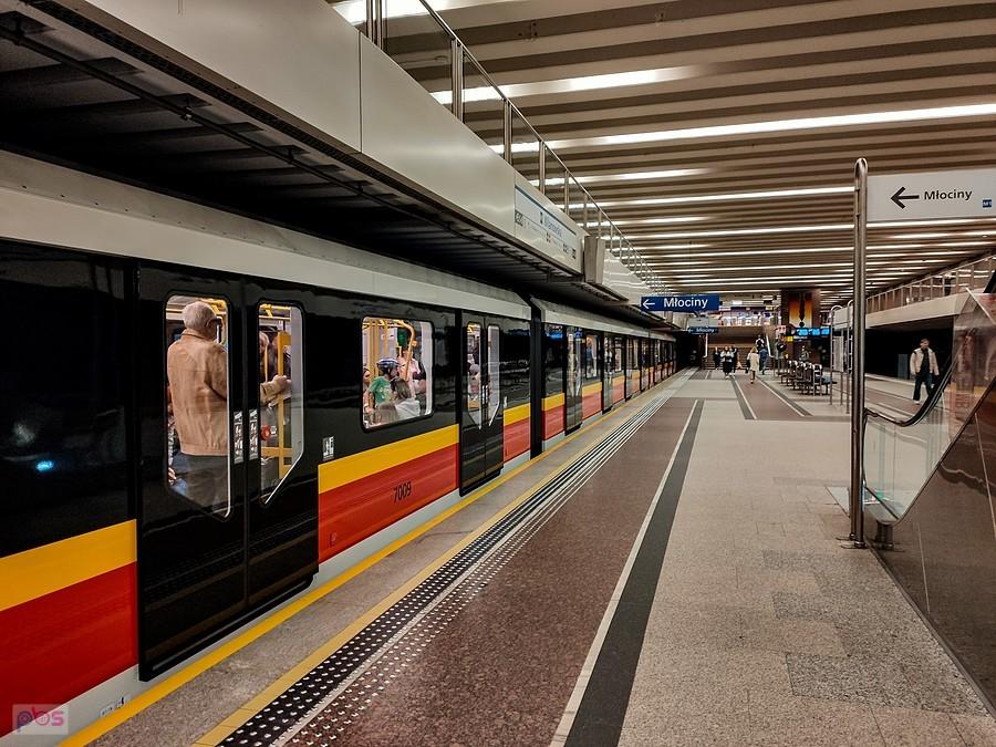 Skład Varsovia od Škody na stacji Metro Wilanowska