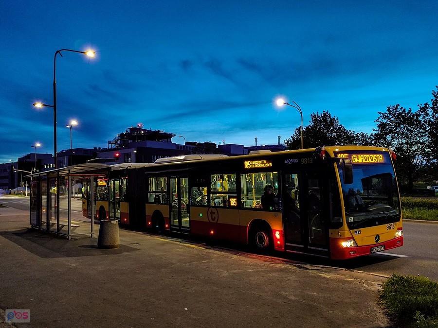Autobus linii 185 przy Szpitalu Południowym
