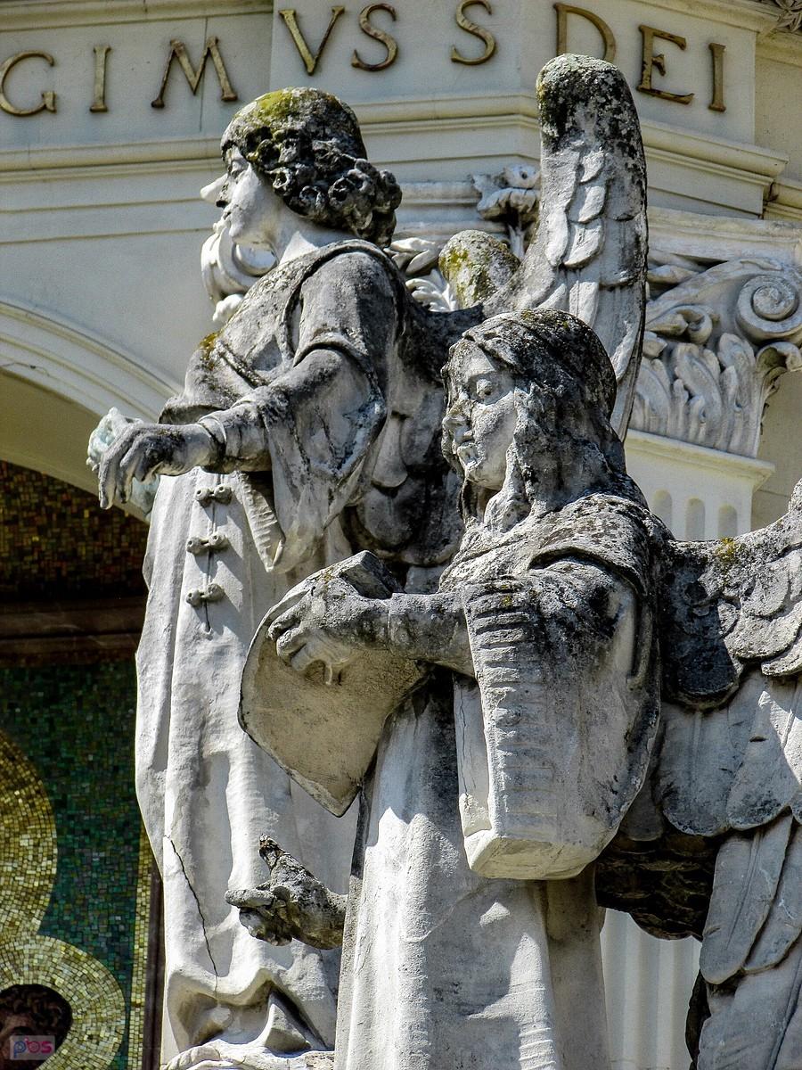 Fragment anielskiej kapeli ze szczytu kaplicy jasnogórskiej