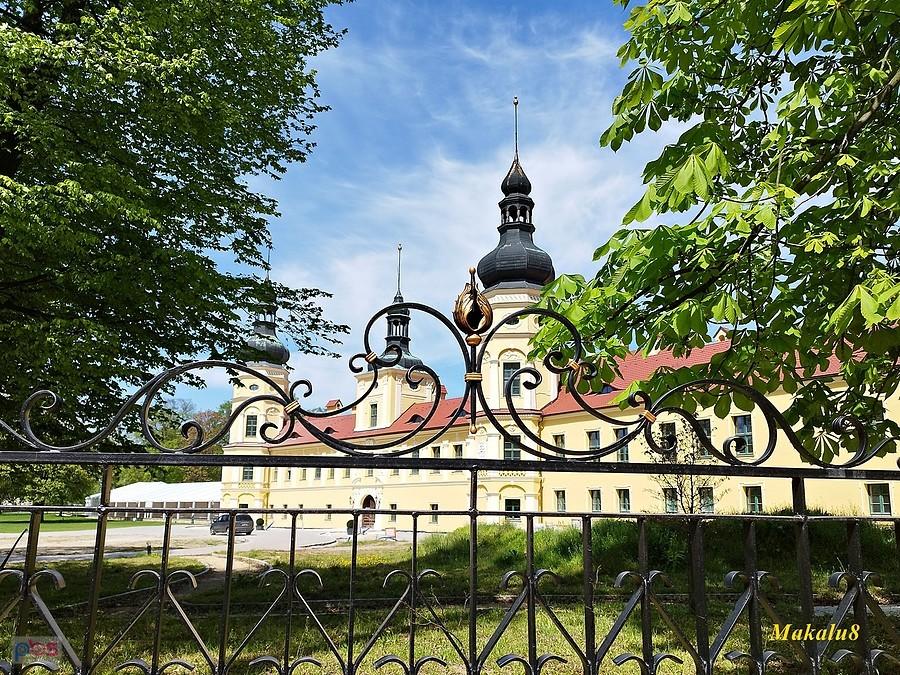 Pałac w Żyrowej