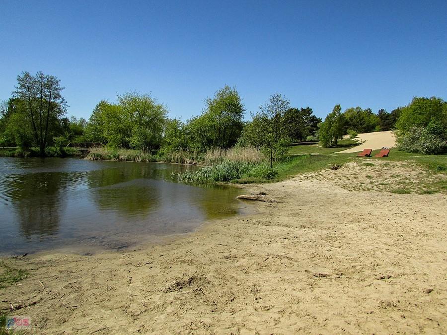 Na plaży na razie pusto