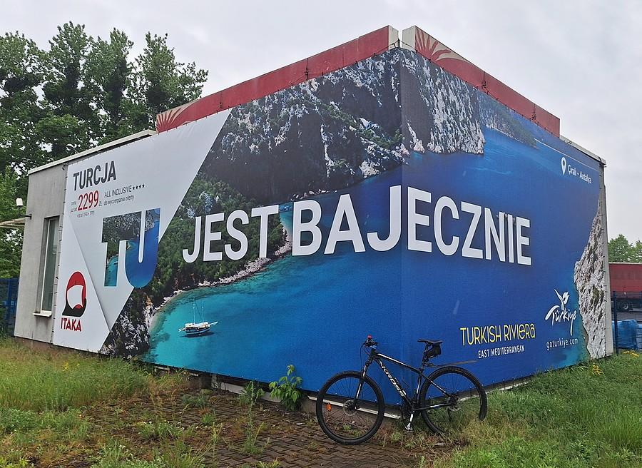 Kij, że zacina deszczem w pysk :)