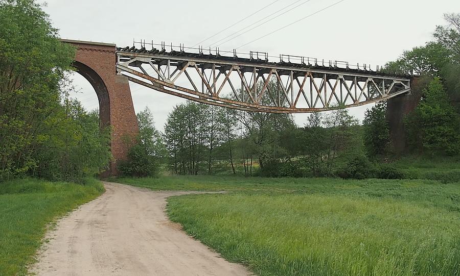 Wiadukt w Chrzypsku Małym na linii przewidzianej do rewitalizacji.