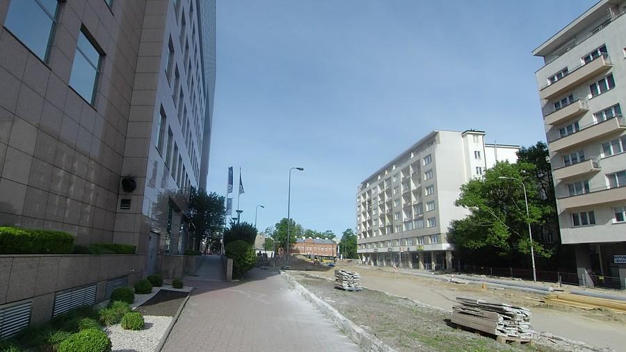 Goworka i Spacerowa nieprzejezdne, w tle Puławska