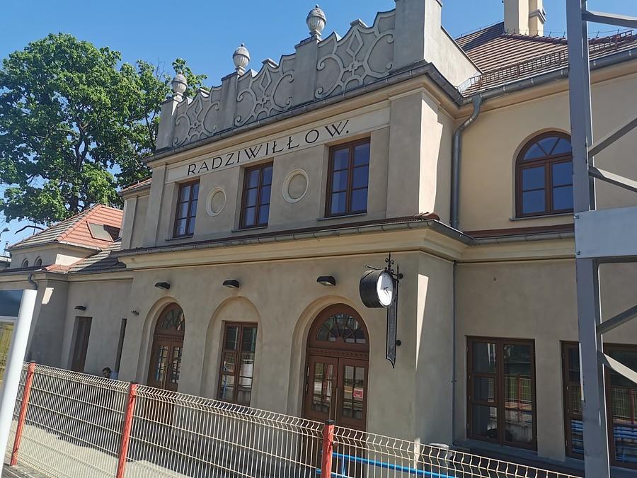 Stacja Radziwiłłów Mazowiecki