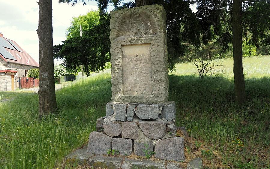 Pierwszowojenny kriegerdenkmal z Nowych Dzieduszyc