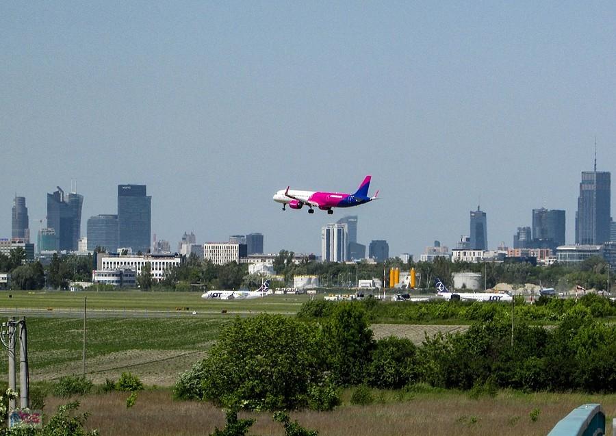 Ląduje Airbus Wizz Air