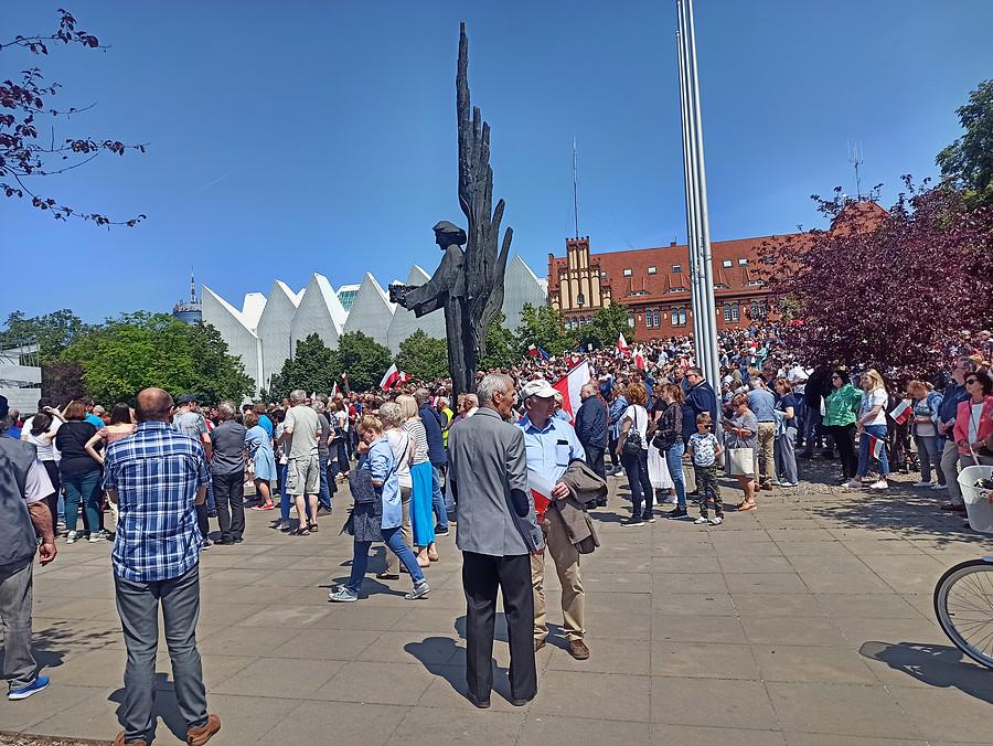 Manifestacja na Placu Solidarności 4 czerwca 2023 r.