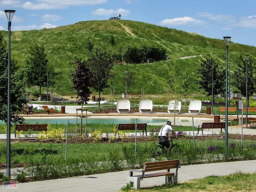 Powstał nowy park ze stawem pod Kopą Cwila