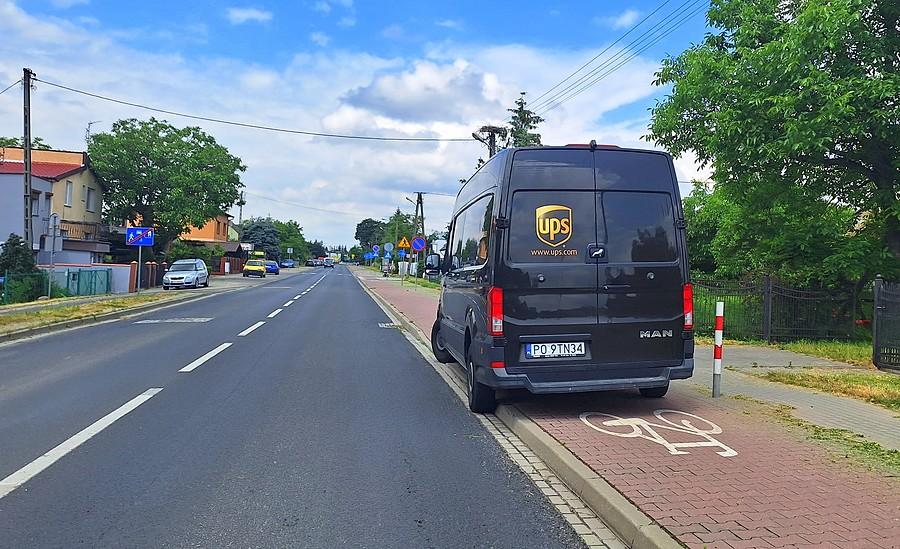 Gdybym jechał tą śmieszką, to bym napisał, że UPS :)