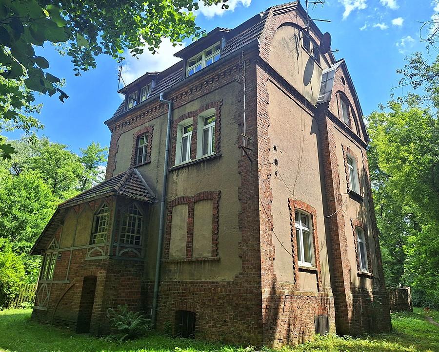 Jeden z historycznych budynków na Szachtach