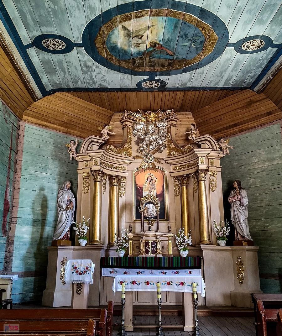 Ołtarz główny z figurami MB i św. Jana