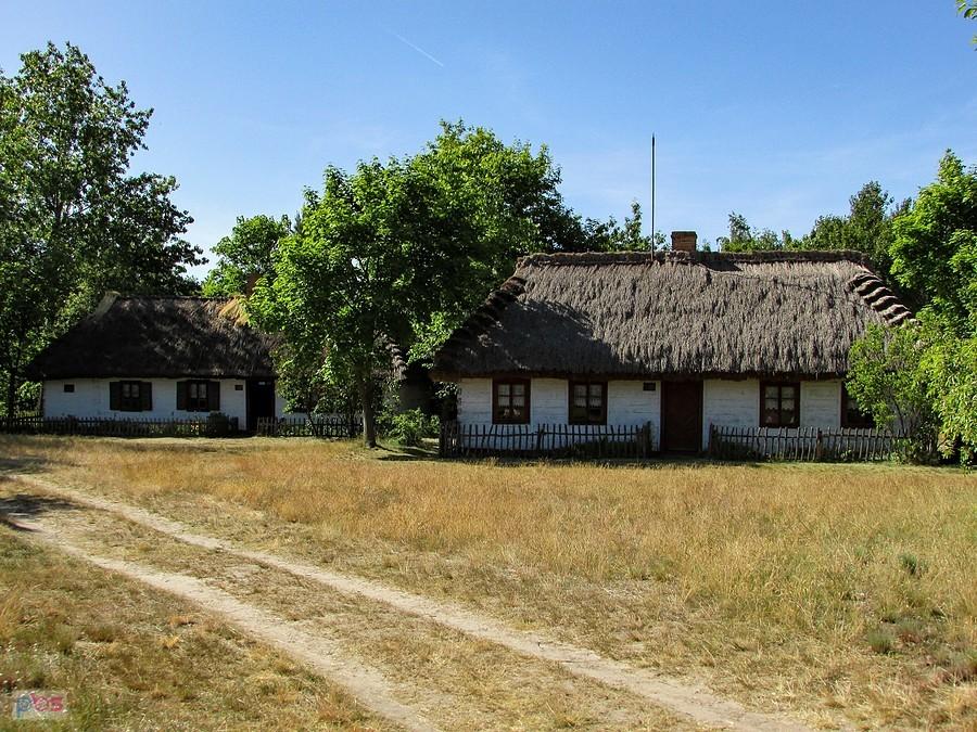 Chałupy ze Skowrody i Złakowa Borowego