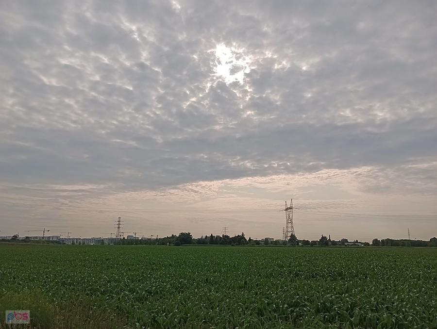 Pochmurnie, ale bardzo ciepło