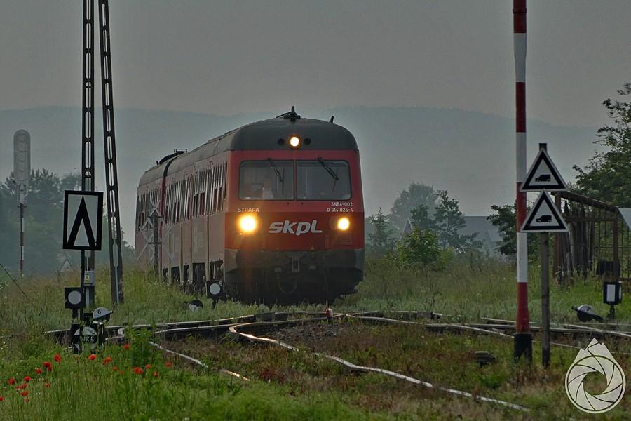 podgórski pociag wjeżdża we Wróblik Szlachecki