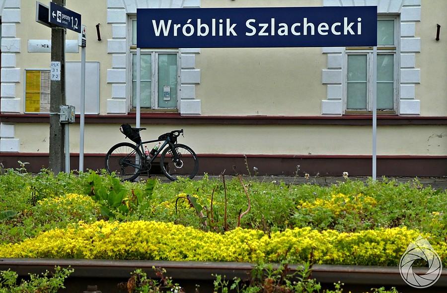 wbrew złośliwościom, we Wróbliku są DWA perony!