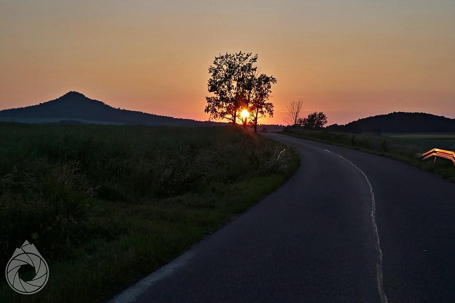 ostatnie słońce nad asfaltem na Proboszczów