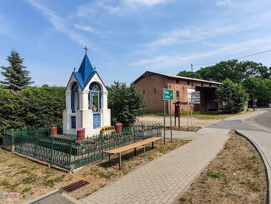 Smołdzino - kapliczka i młyn