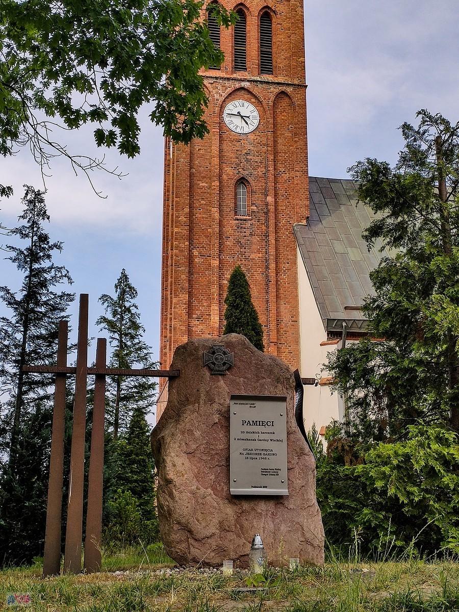 Kamień ofiar utonięcia na jeziorze Gardno w 1948 roku