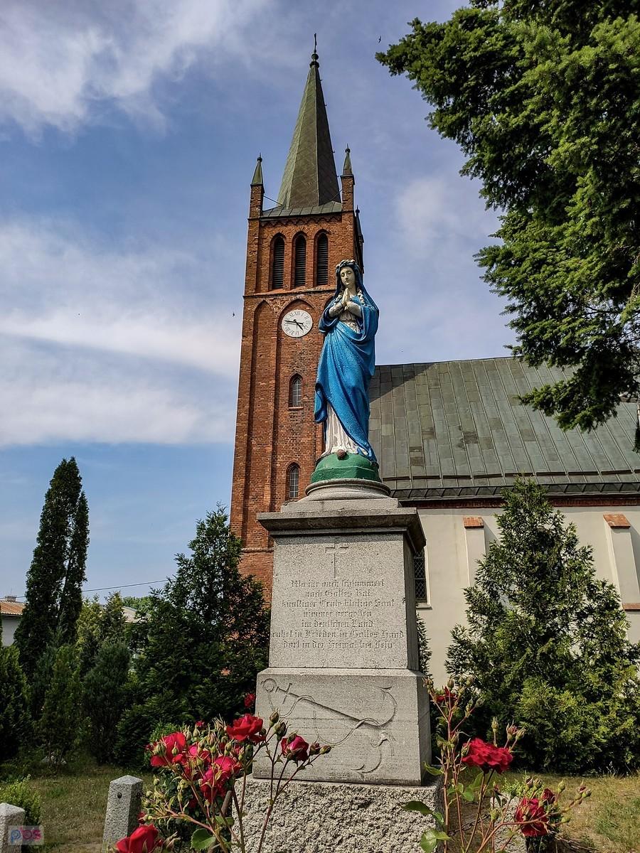 Gardna Wielka - figura NMP na pomniku ofiar I wojny światowej
