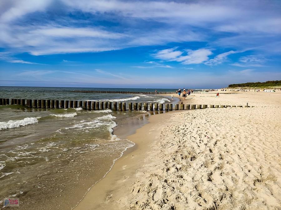 Popołudnie na plaży w Rowach