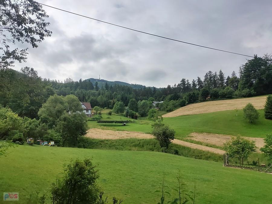 Skrzyczne w oddali