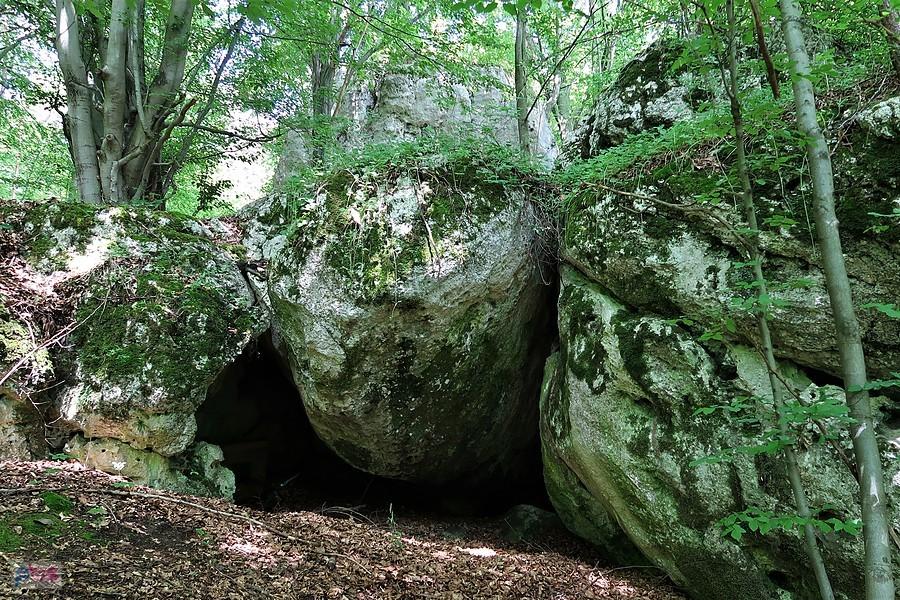 Schronisko skalne