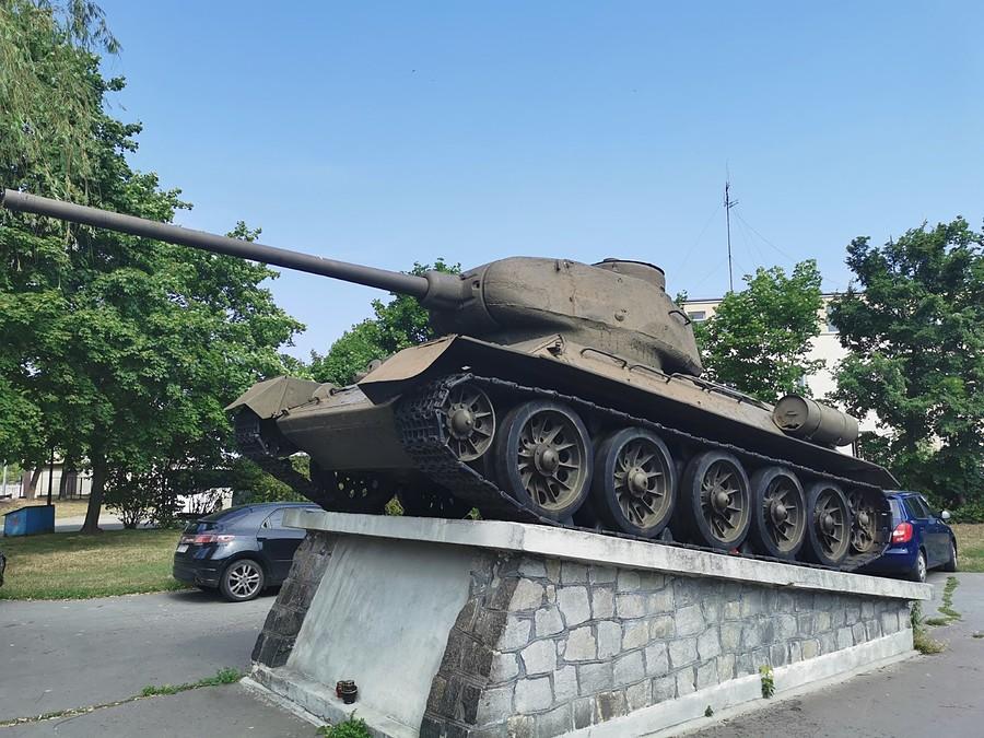 Czołg na postumencie