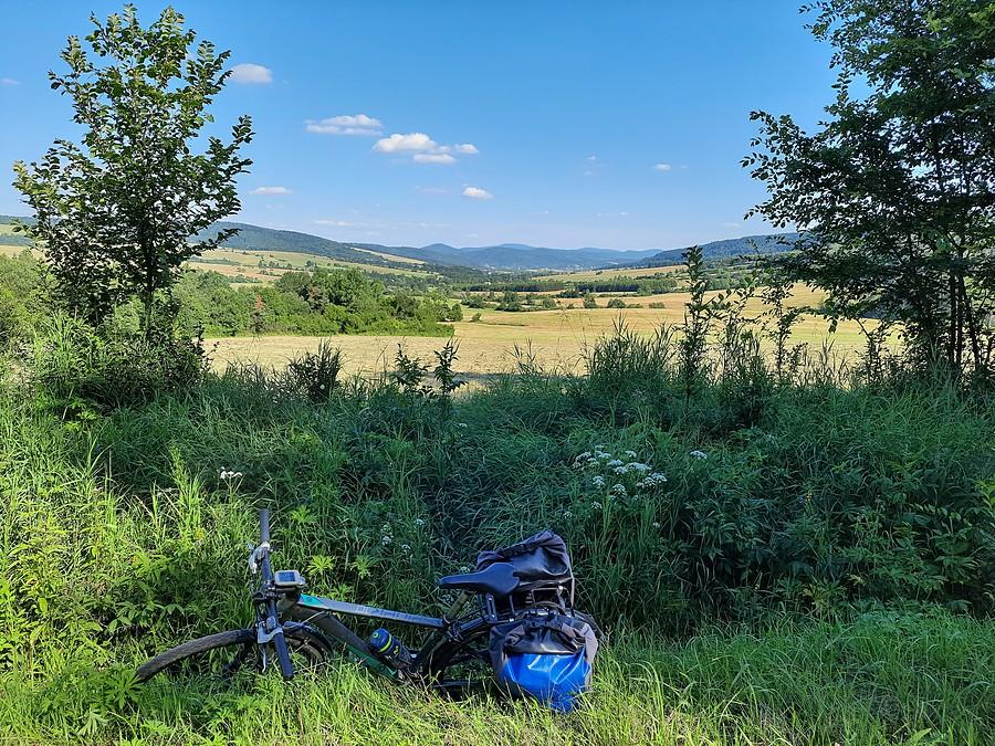 Widok z okolic Chyrowej.