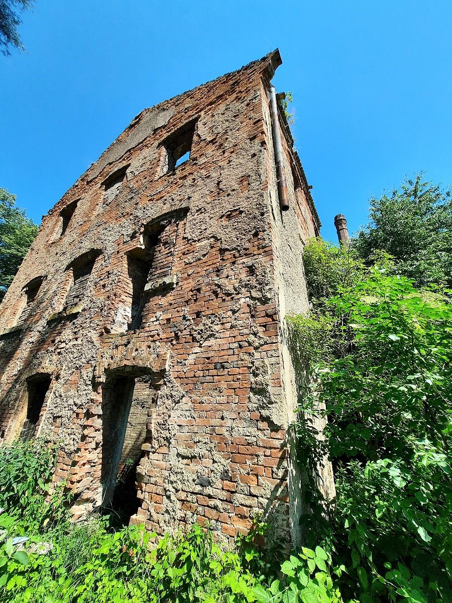Ruiny cegielni.