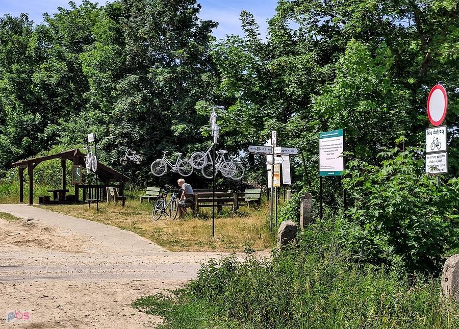 Stacja rowerowa Wytowno na szlaku zwiniętych torów EV10