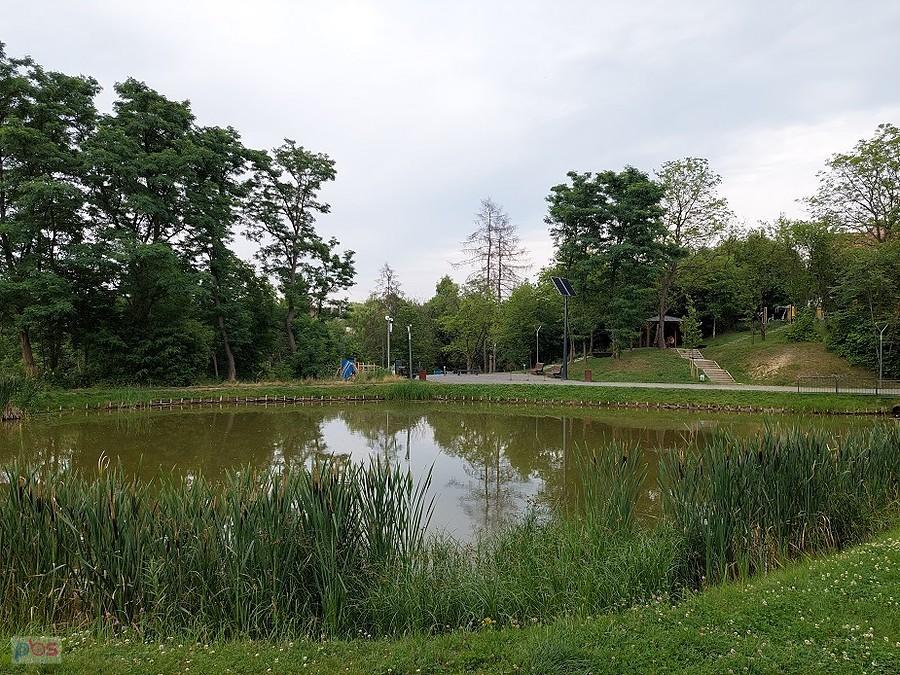 Niewielki park pod Baranem