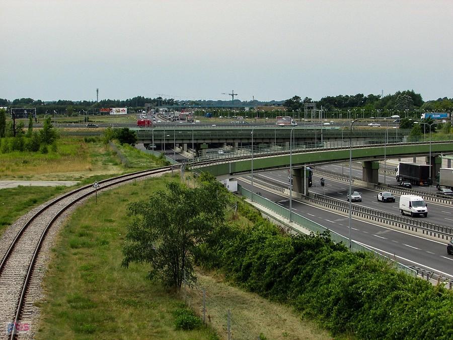 Wiadukty nad POW z bocznicą do stacji metra na Kabatach