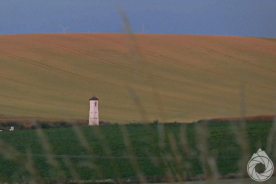 Śiakaś kapliczka Świetowida na polach za Kombornią