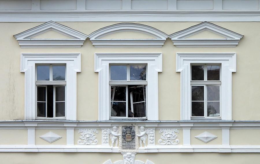 Częściowo spalone piętro pałacu